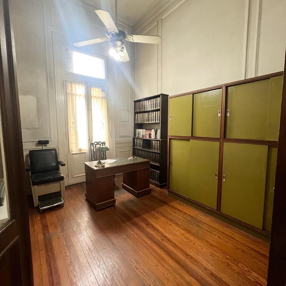 Departamento en Edificio de Estilo, Venta Barrio Norte 2