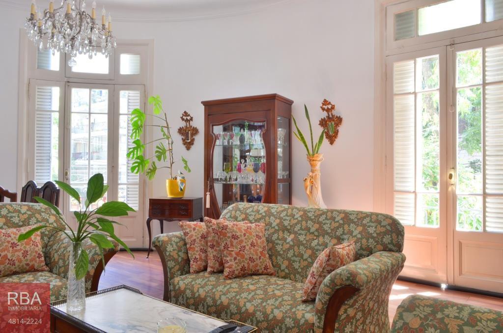 Espectacular Casa Estilo Frances de Mucha Categoria 8 Ambientes con Cochera 3