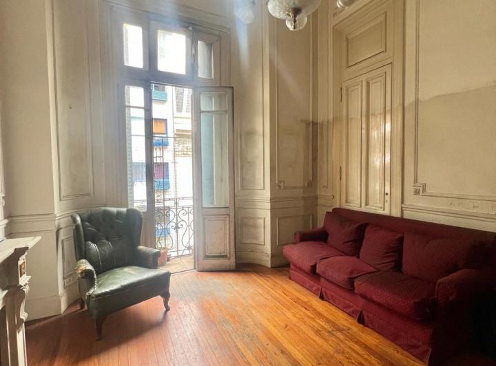 Departamento en edificio de estilo, venta Barrio Norte 4