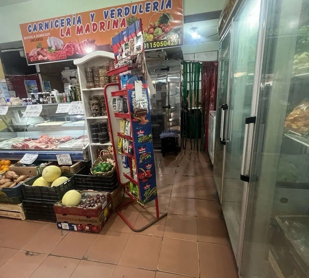 LOCAL EN VENTA BARRIO NORTE IDEAL INVERSION CON RENTA! 5