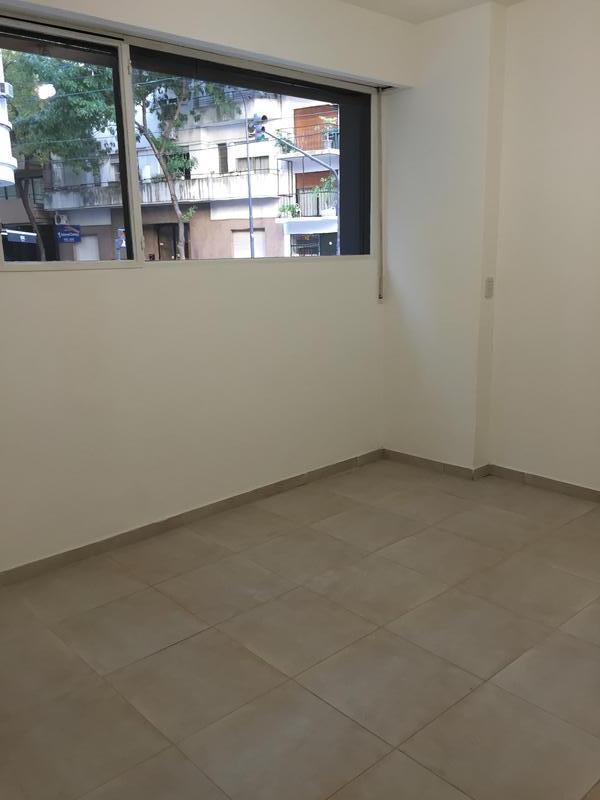 Foto de Planta baja con patio, 2 ambientes Barrio Norte !, imagen 4