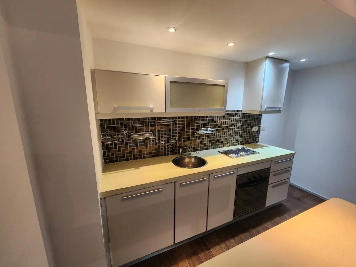 Moderno monoambiente. Gran piscina y amenities. Dorrego 5