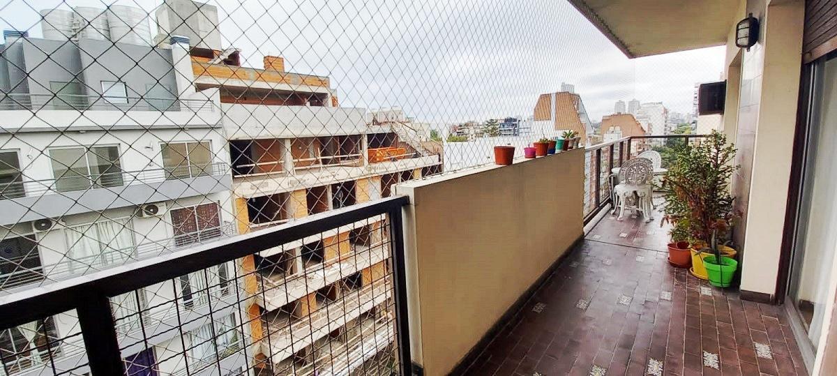 Departamento 5 Ambientes con Dependencia en Flores 5