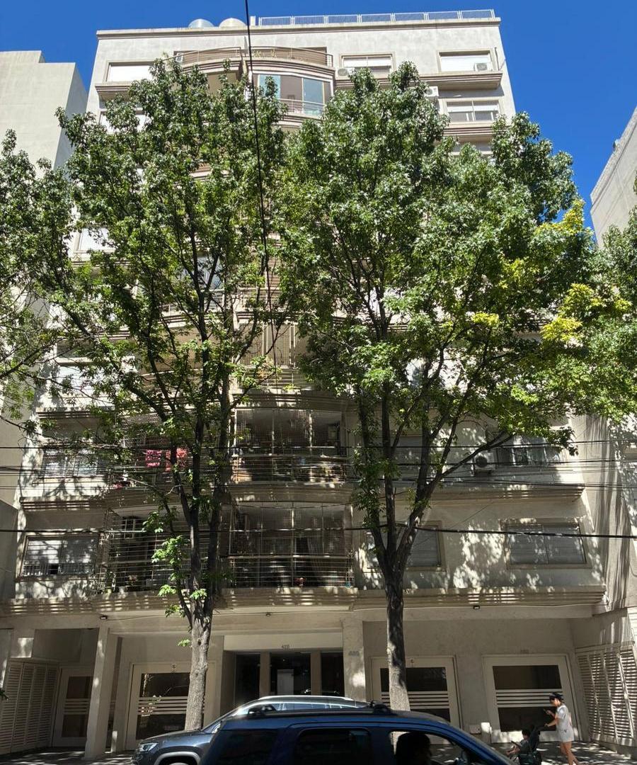 Departamento de 4 ambientes con cochera