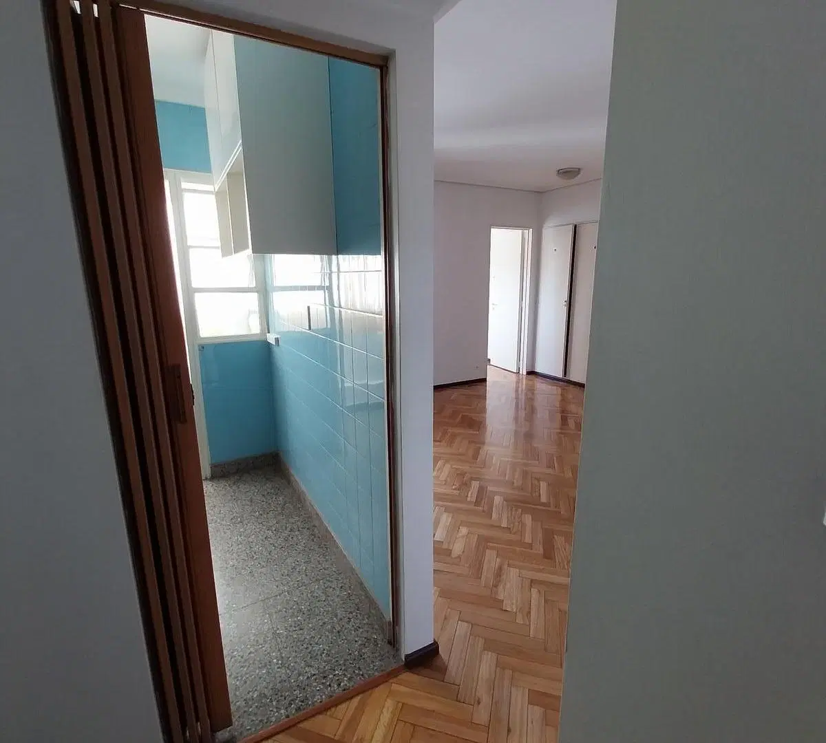 Departamento de 2 amb muy luminosos con cochera movil 1