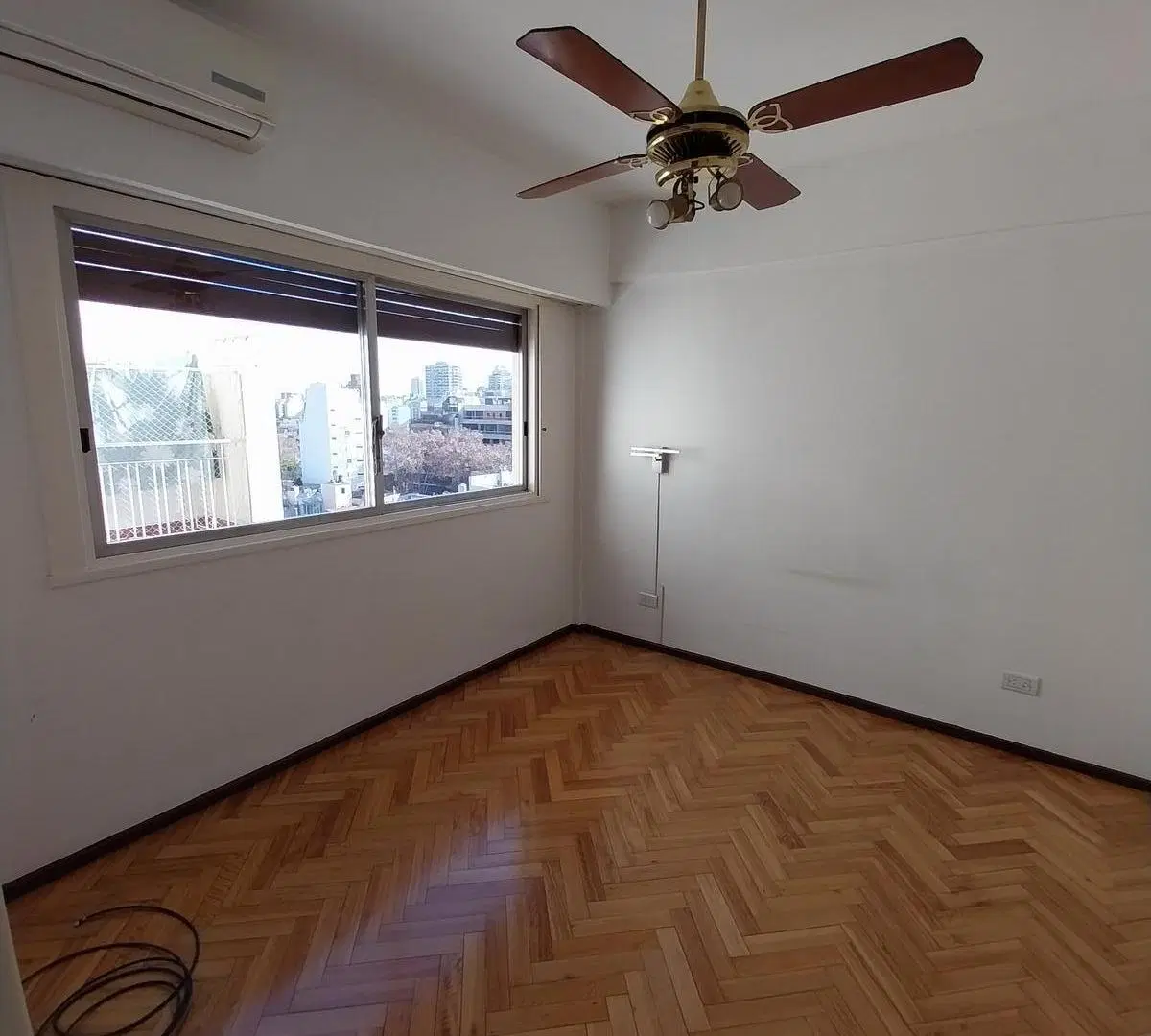 Departamento de 2 amb muy luminosos con cochera movil 8
