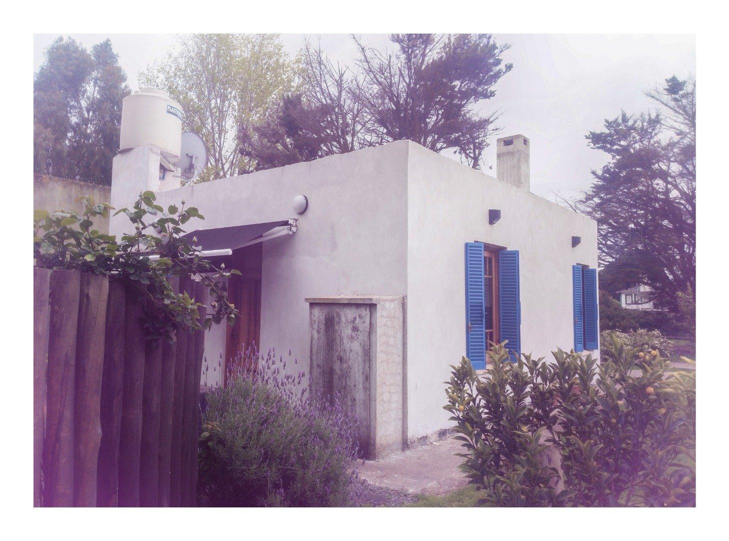 Casa en Acantilados Sobre Dos Terrenos