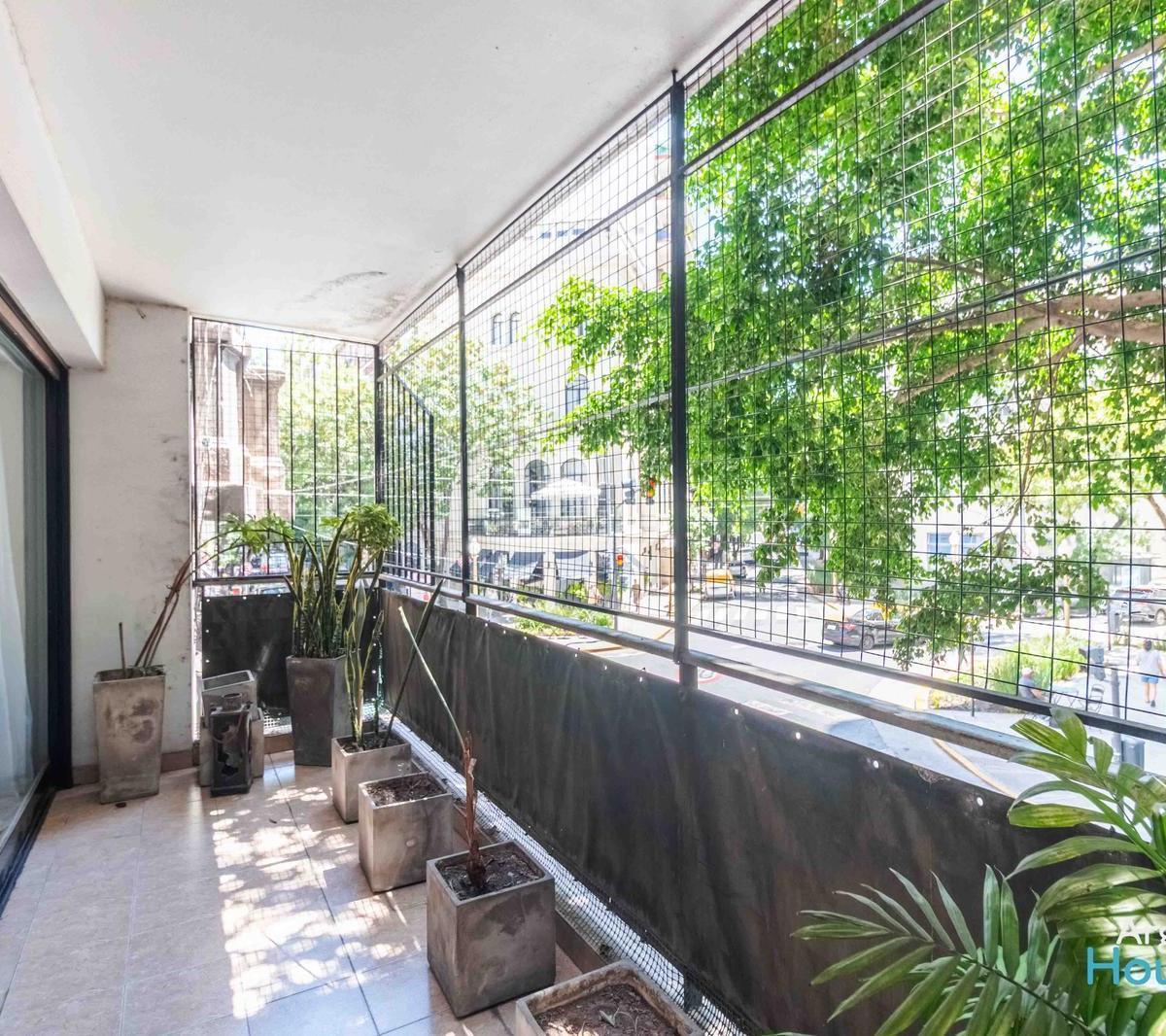 Venta de Excelente Departamento con Cochera en "Las Cinco Esquinas" 4