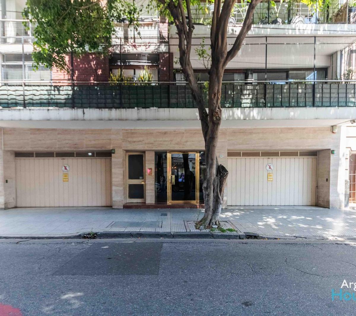 Venta de Excelente Departamento con Cochera en "Las Cinco Esquinas" 3