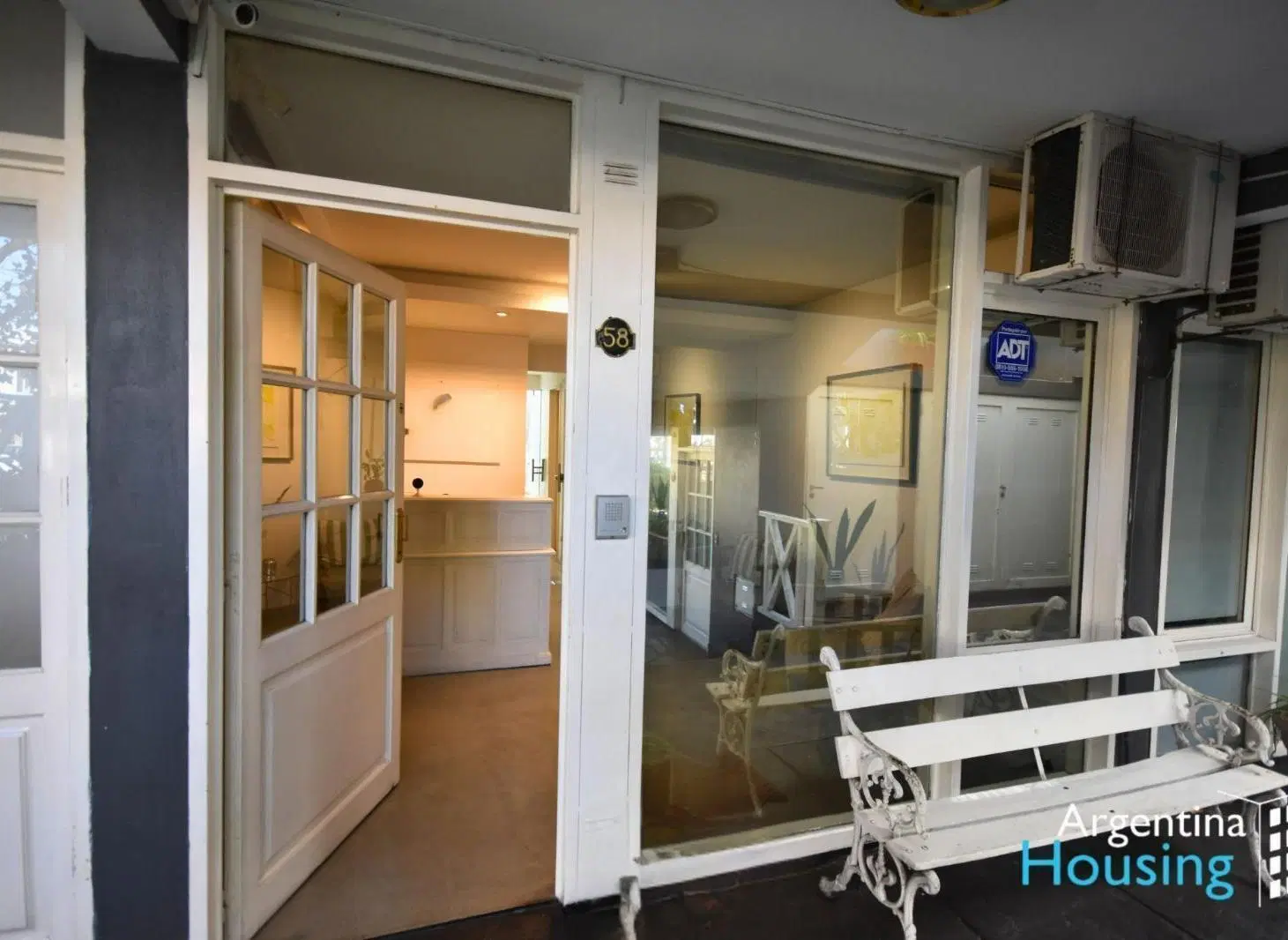 VENTA DE OFICINA/ LOCAL/ SHOWROOM EN COMPLEJO PANECO 3