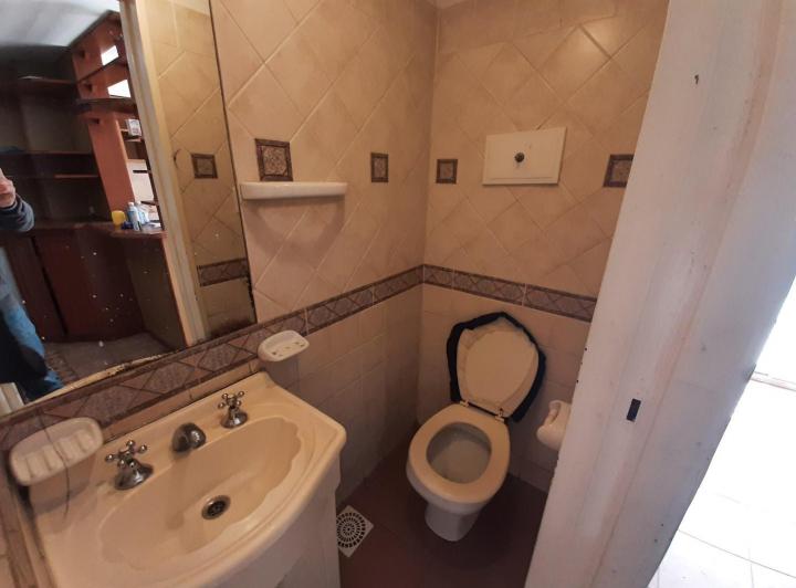 Triplex 4 Ambientes, Garage, Patio con Parrilla en Alquiler en Lanús Este 4