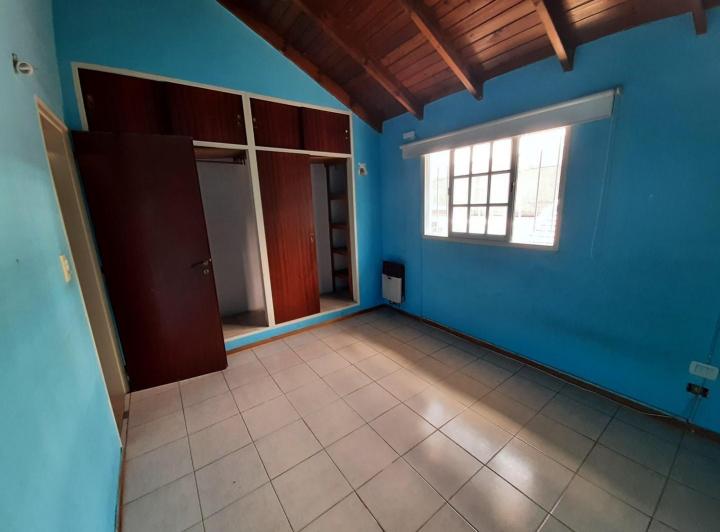 Triplex 4 Ambientes, Garage, Patio con Parrilla en Alquiler en Lanús Este 5