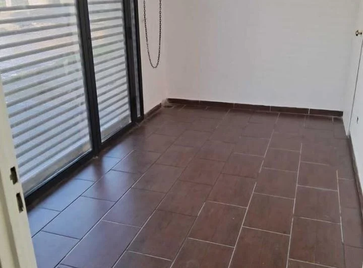 Local a Estrenar en Alquiler en Remedios De Escalada, Lanús 1