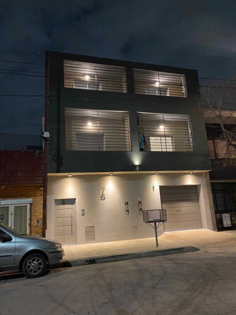 Departamento 2 Ambientes con Cochera en Alquiler, Piñeyro, Avellaneda