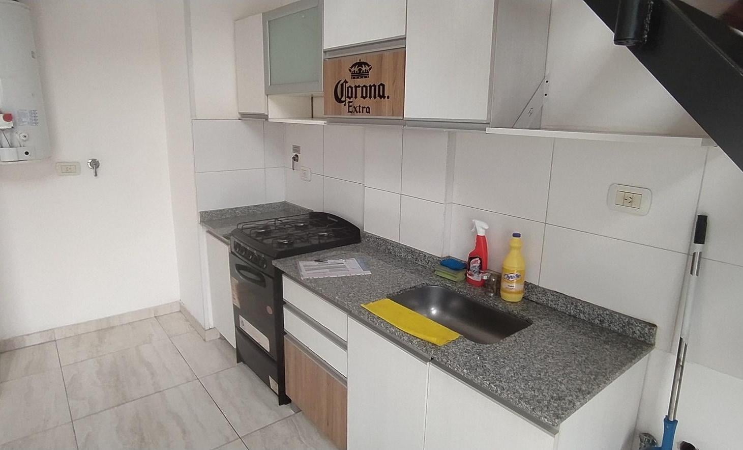 Departamento en Dúplex 2 Ambientes C/Balcon y Escritorio en Alquiler en Lanús Oeste