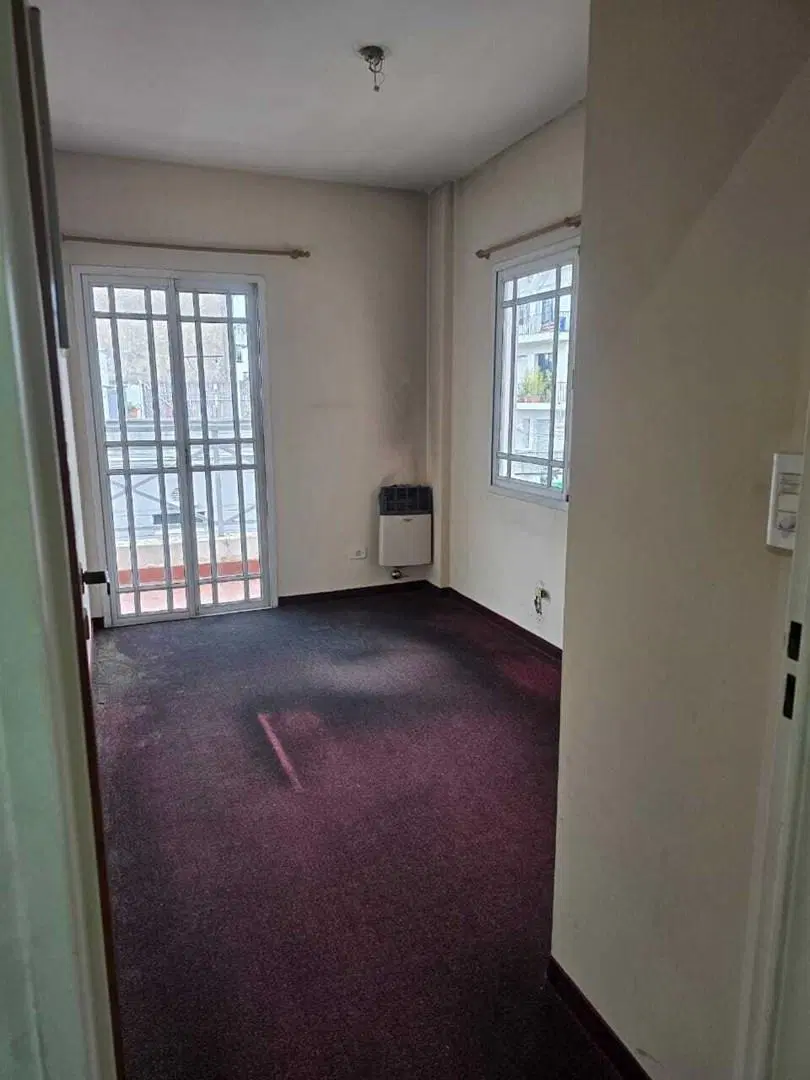 Piso Unico de 4 Ambientes, 2 Baños, Balcon Terraza, Sin Expensas en Alquiler en Lanús Oeste 4