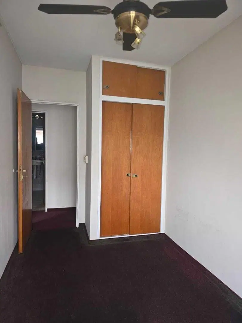Piso Unico de 4 Ambientes, 2 Baños, Balcon Terraza, Sin Expensas en Alquiler en Lanús Oeste 2