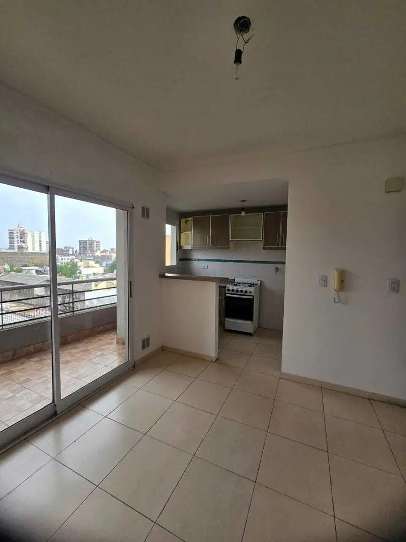 Departamento 2 Ambientes C/Cochera Cubierta y Balcon en Alquiler en Lanús Este 1