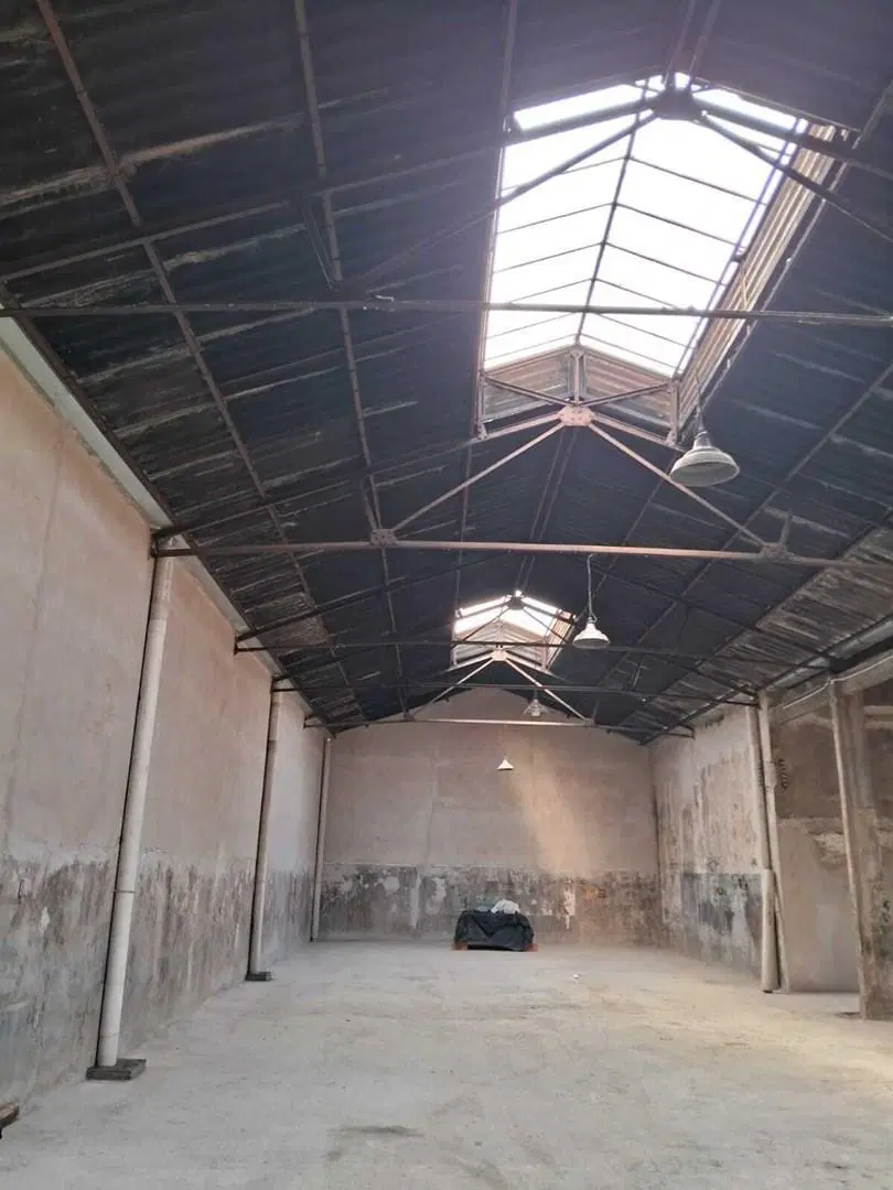 Depósito 480 M2 Sobre Avenida en Alquiler en Lanús Oeste 5