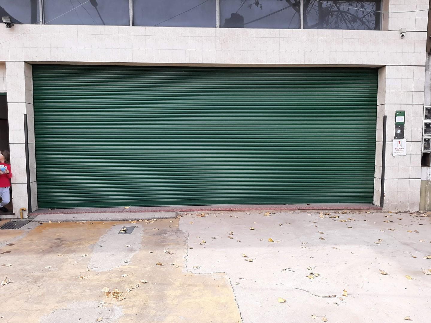 Foto de Depósito 300 m2 en Venta y/o Alquiler en Lanús Oeste, imagen 2