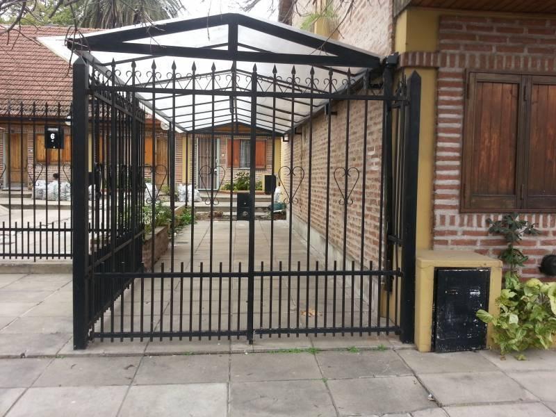 Foto de Duplex 2 1/2 Ambientes con Doble Cochera y Patio. Sin Expensas, imagen 3