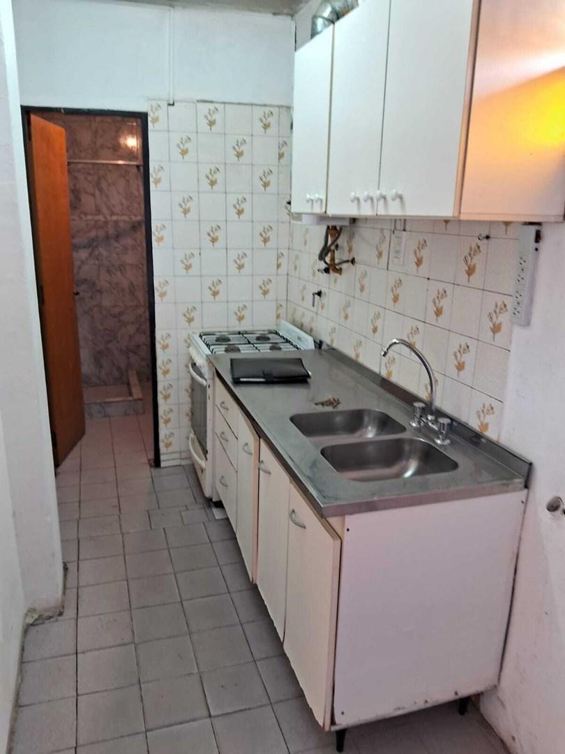 Foto de PH Monoambiente 40 M2 C/Patio y Sin Expensas en Alquiler en Lanús Oeste, imagen 5