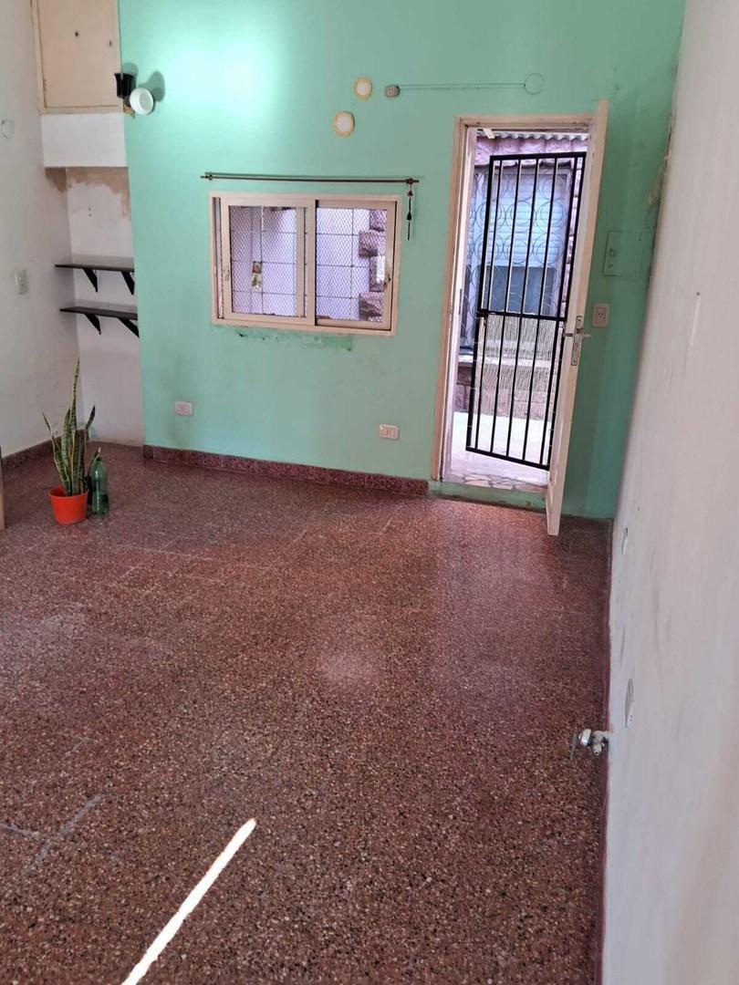 Foto de PH Monoambiente 40 M2 C/Patio y Sin Expensas en Alquiler en Lanús Oeste, imagen 3