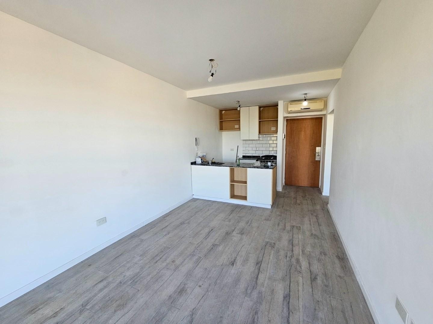 Foto de Departamento 2 Ambientes al Frente C/Balcon Aterrazado - Remedios De, imagen 4