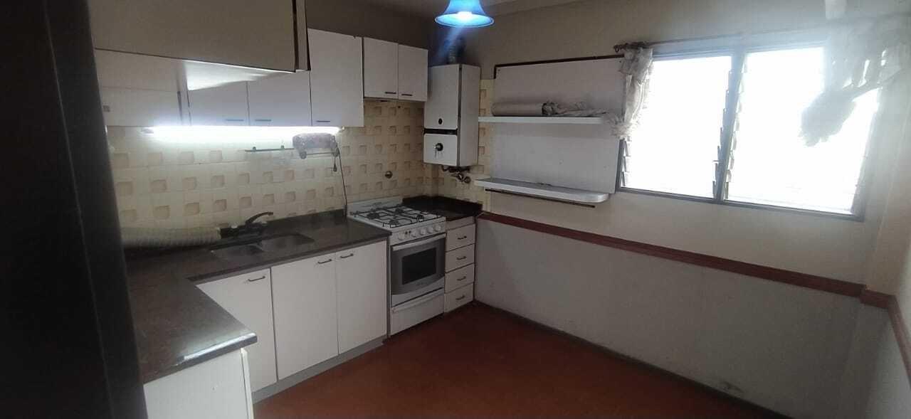 Foto de Departamento 2 Ambientes Amplios en Alquiler en Lanús Oeste, imagen 2