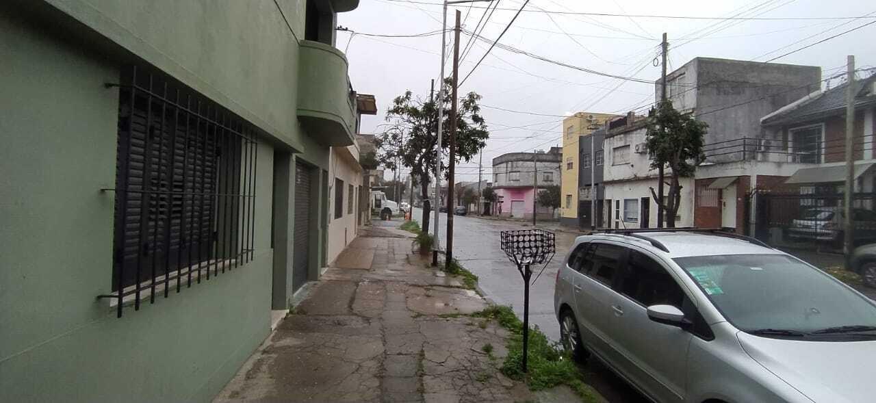 Foto de Galpon y 2 Departamentos de 3 y 4 Ambientes - Oportunidad!!! en Venta, imagen 1