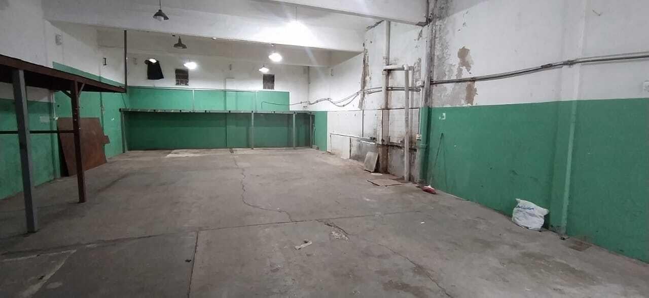 Foto de Depósito en Venta en Piñeyro, Avellaneda, G.B.A. Zona Sur, imagen 2