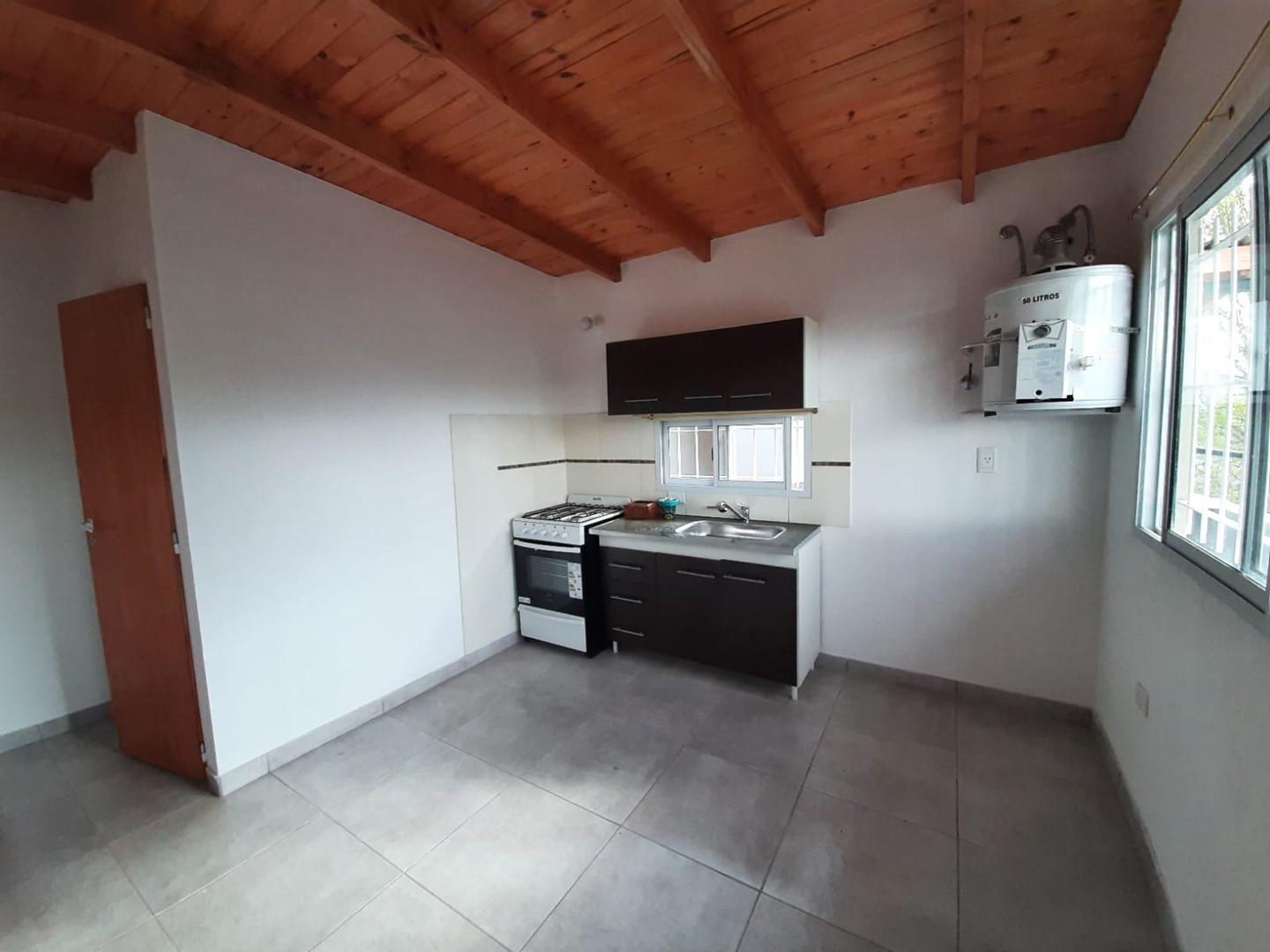 Foto de Departamento PH en Alquiler ubicado en Piñeyro, Avellaneda, G.B.A. Zona, imagen 4