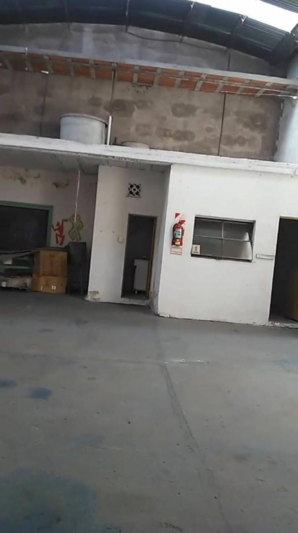 Foto de Depósito 100 M2 Interno - Oportunidad!!! en Venta en Lanús Este, imagen 2