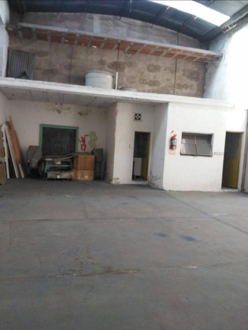 Foto de Depósito 100 M2 Interno - Oportunidad!!! en Venta en Lanús Este, imagen 3