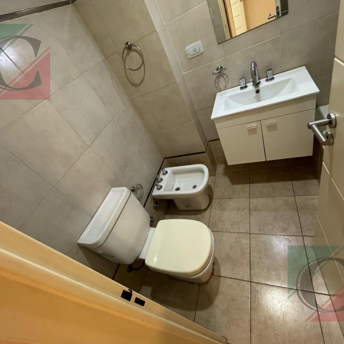 Foto de Monoambiente con balcón amplio Lanús Oeste, imagen 2