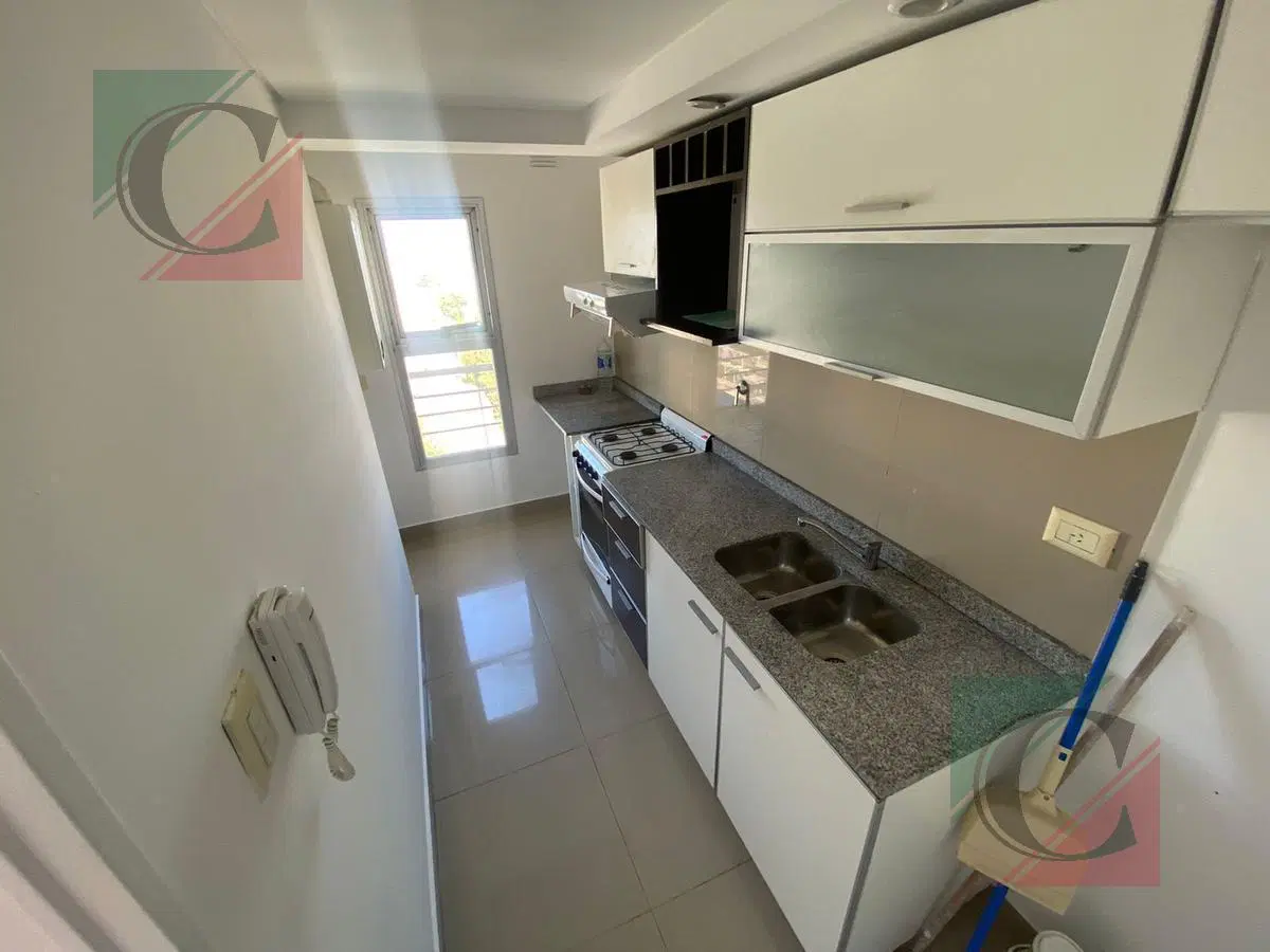 Departamento 2 ambientes con cochera  - Lanús Este 3