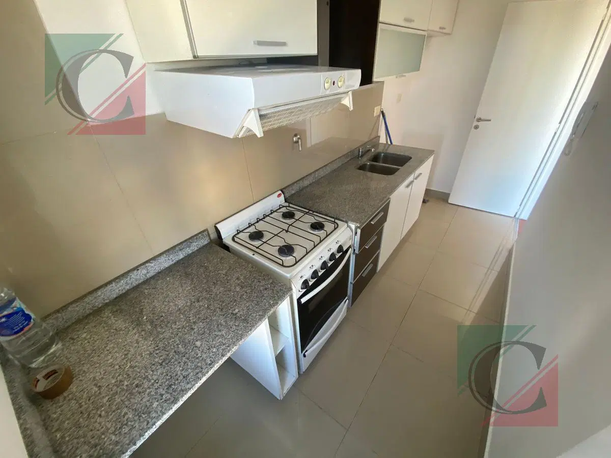 Departamento 2 ambientes con cochera  - Lanús Este 4