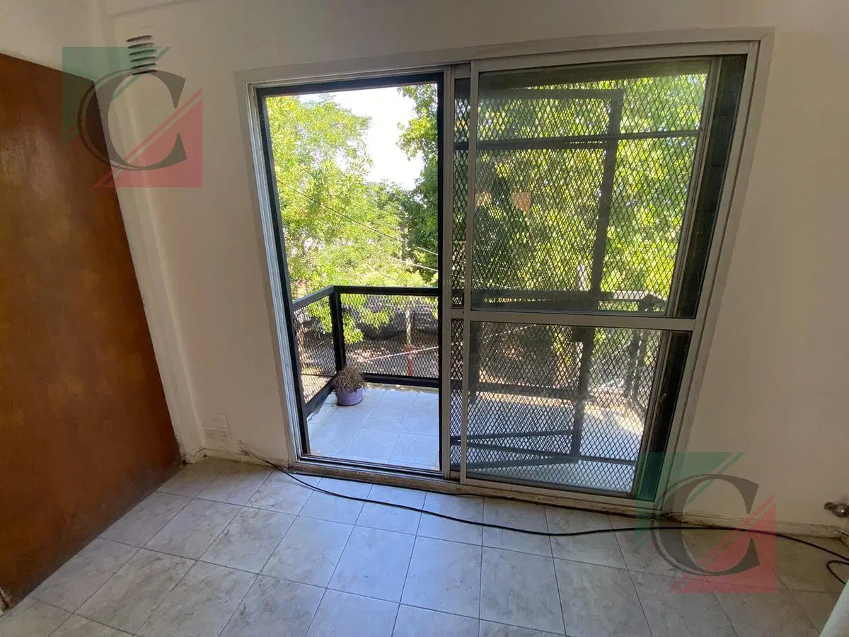 Departamento 2 amb con balcon y patio cerca del velodromo - Lanús Este 5