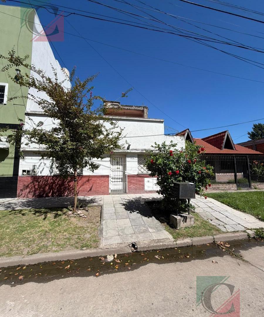 PH 3 ambientes al frente con patio