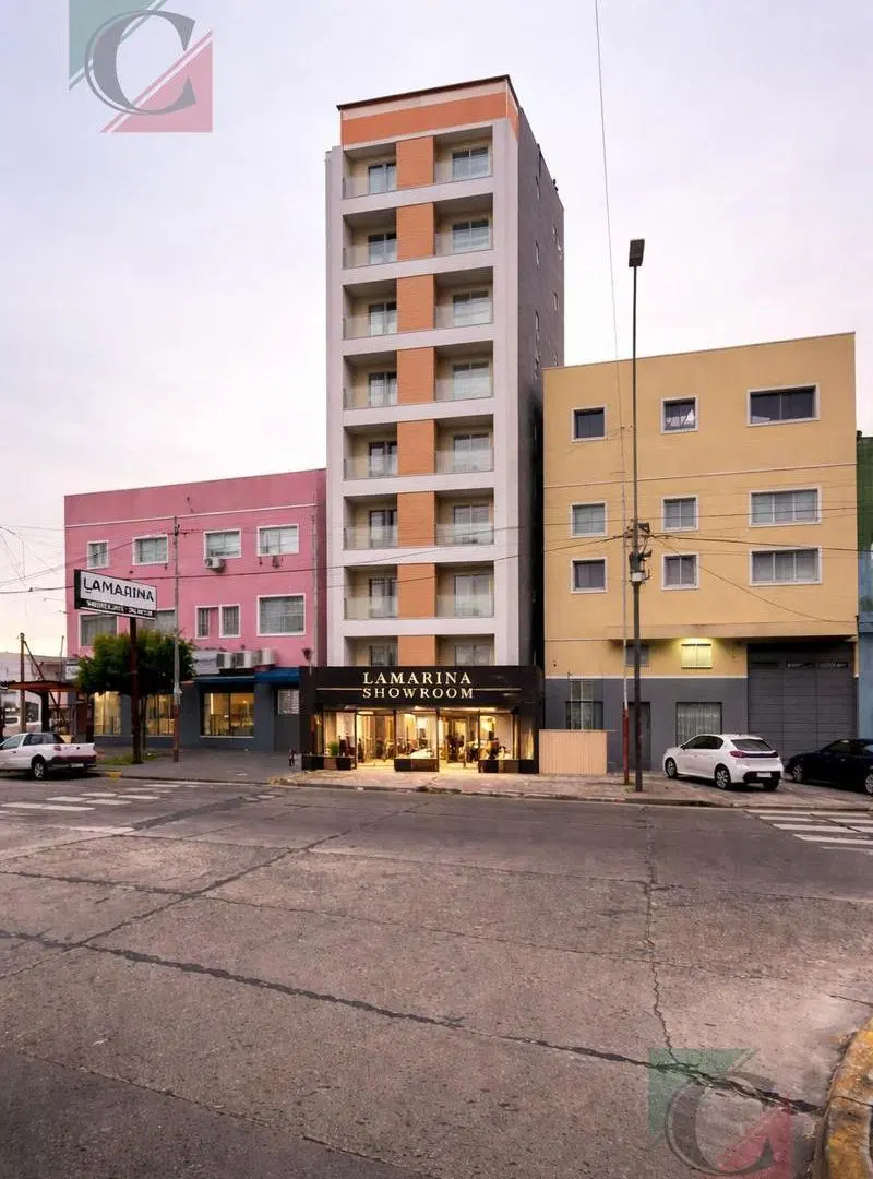 Casa Chalet 6 Amb S/ Lote Propio +dto 4 Amb+oficina Con Baño + Cochera Para 12 Autos[ Todo Rubro. Ap 3