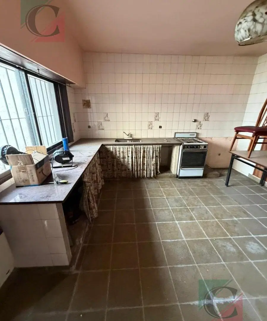 Casa Chalet 6 Amb S/ Lote Propio +dto 4 Amb+oficina Con Baño + Cochera Para 12 Autos[ Todo Rubro. Ap 5