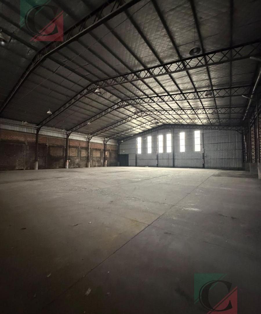 Foto de Galpón en Parque Industrial de Lanús 1.100m2, imagen 2