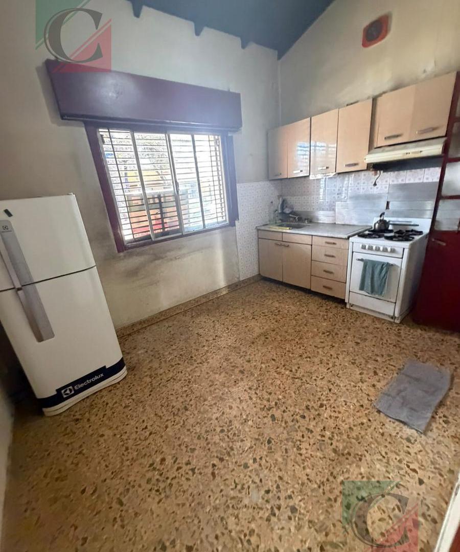 Foto de Casa 4 ambientes con cochera a refaccionar, imagen 3