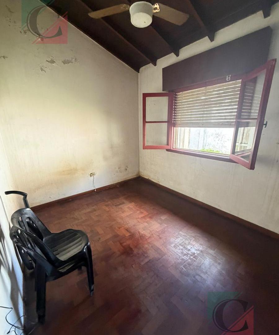Foto de Casa 4 ambientes con cochera a refaccionar, imagen 1