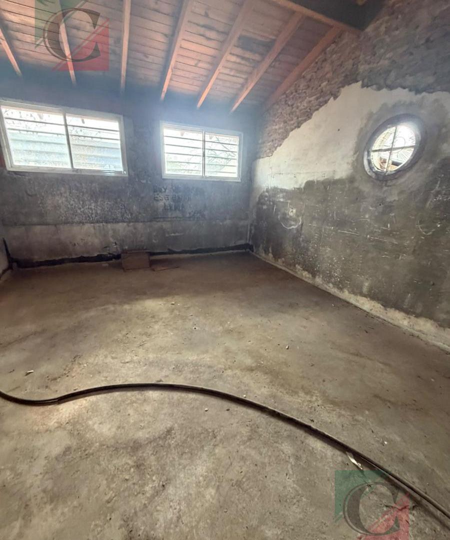 Foto de Casa 4 ambientes con cochera a refaccionar, imagen 5