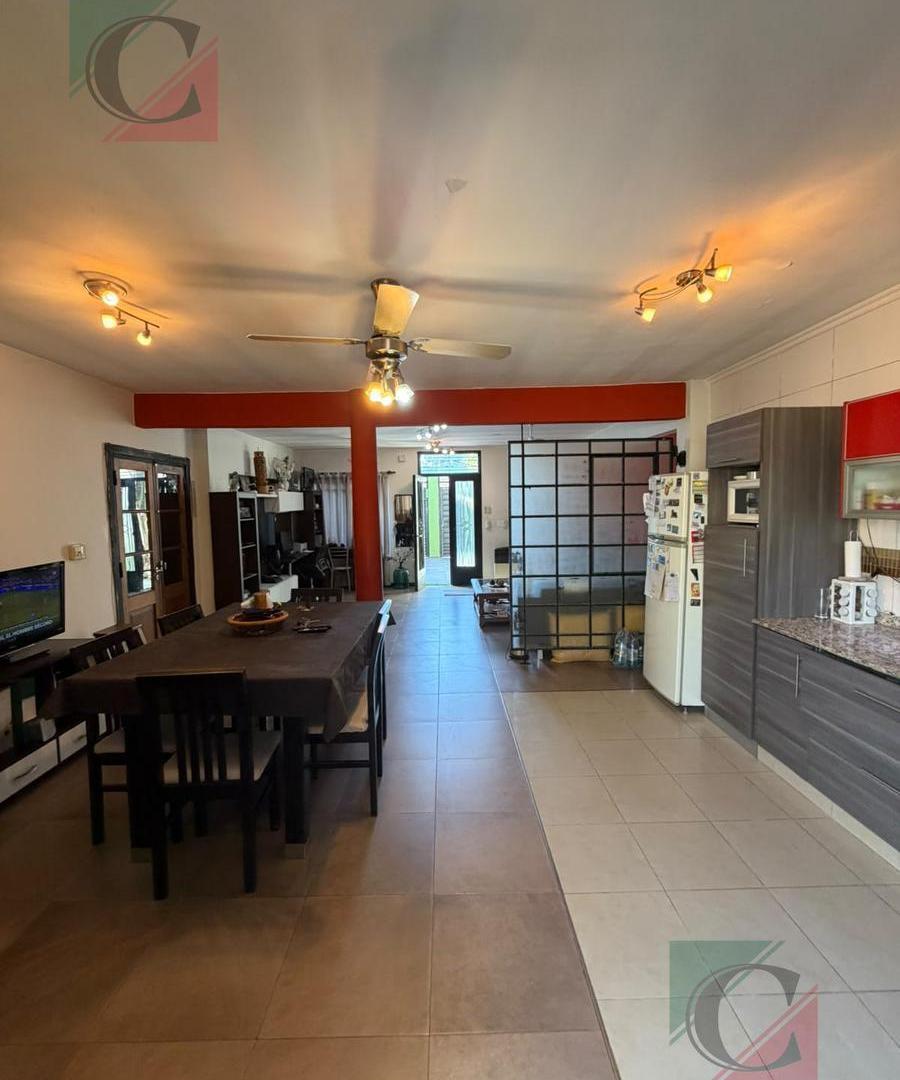 Foto de Casa 4 ambientes con dos cocheras, imagen 3