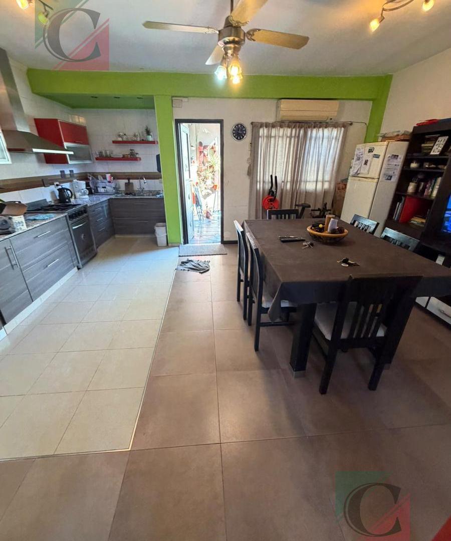 Foto de Casa 4 ambientes con dos cocheras, imagen 4
