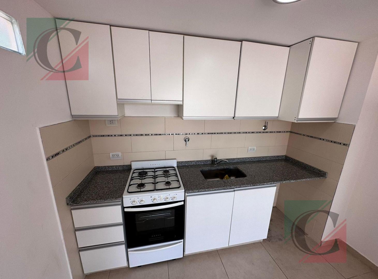 Foto de Departamento 2 ambientes con balcon - REMEDIOS DE ESCALADA CENTRO, imagen 3