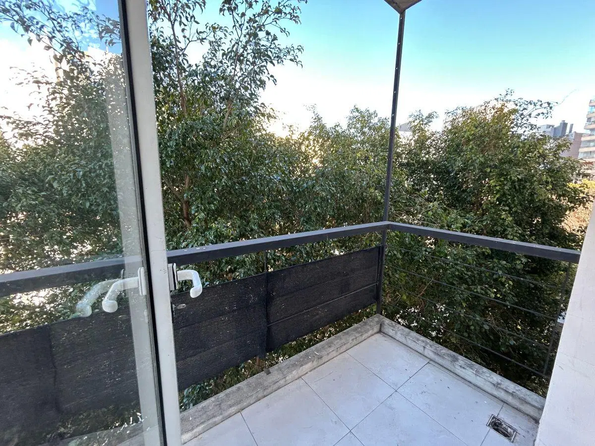 Baigorria esq. Zamudio: depto de 1 ambiente super luminoso, balcon, cocina separada. Apto prof. 8