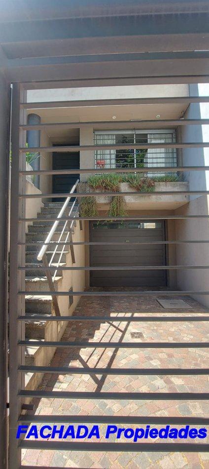 Triplex 207 m. 4 Amb. Impecable! y Luminoso! Parque y Garaje - P. Moran 3200 3
